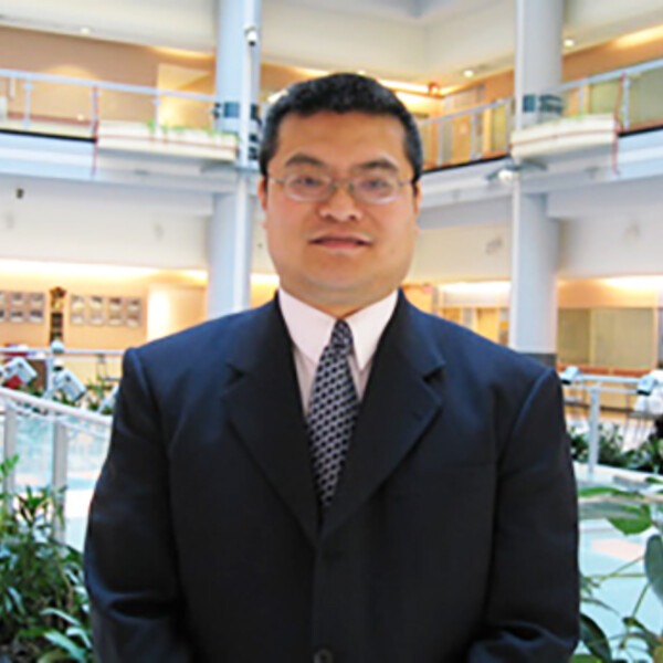 Photo of Dr. Geoffrey Liu